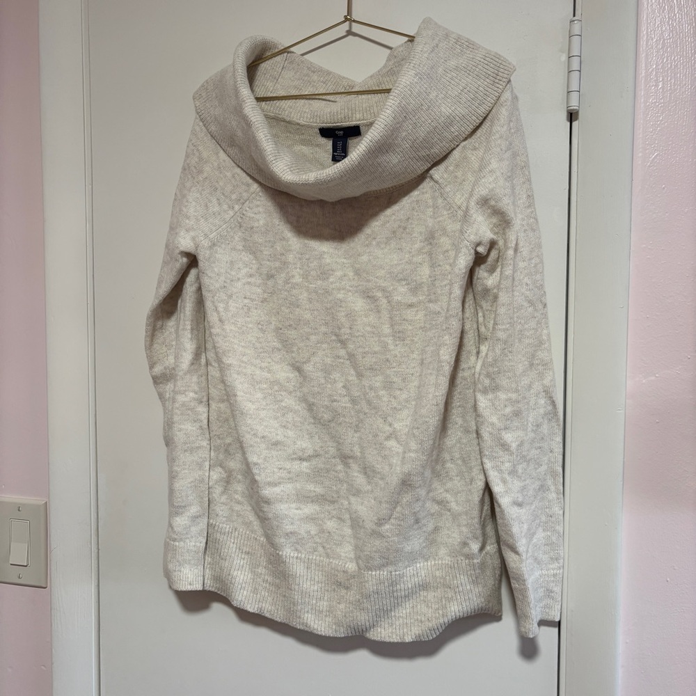 GAP cream Cowl Neck Sweater size small minimalist leisurewear